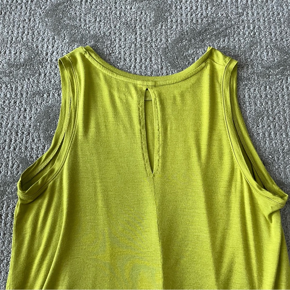 EUC Women's Halogen Split Back Tank Top size Large in Green - Picture 6 of 6